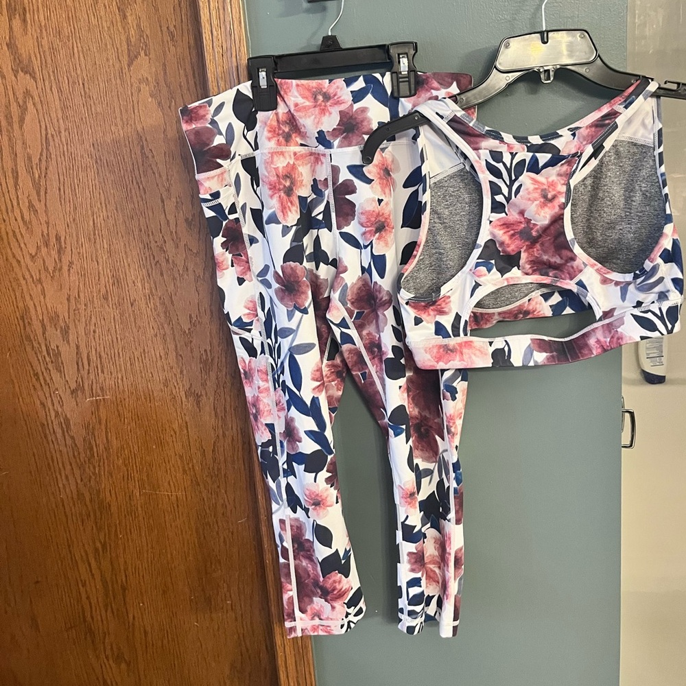 Senita Athletics Floral Leggings and Sports Bra Set - Pink, Navy, White